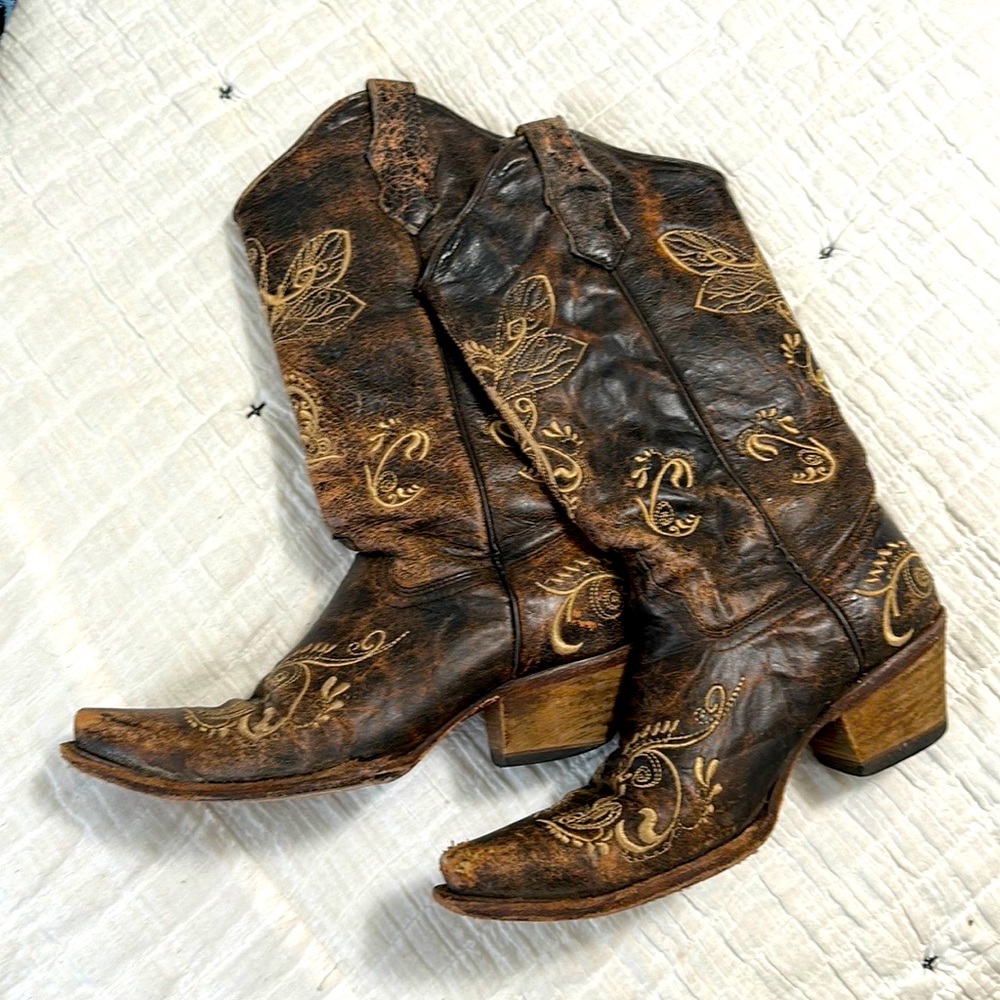 Snip Toe Cowboy Boots